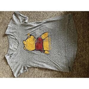 Disney Winnie the Pooh Gray T-Shirt womens size large